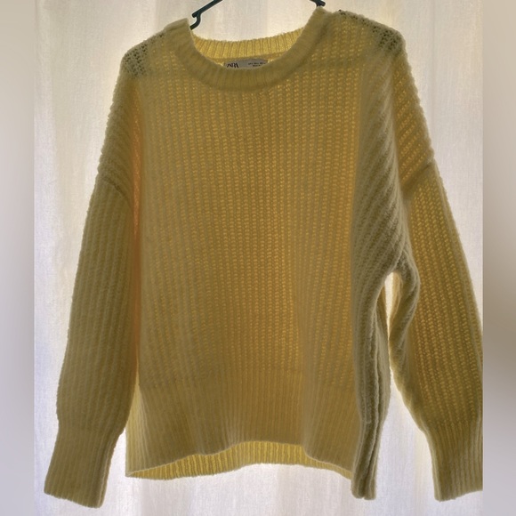 Yellow Zara sweater - Picture 1 of 3